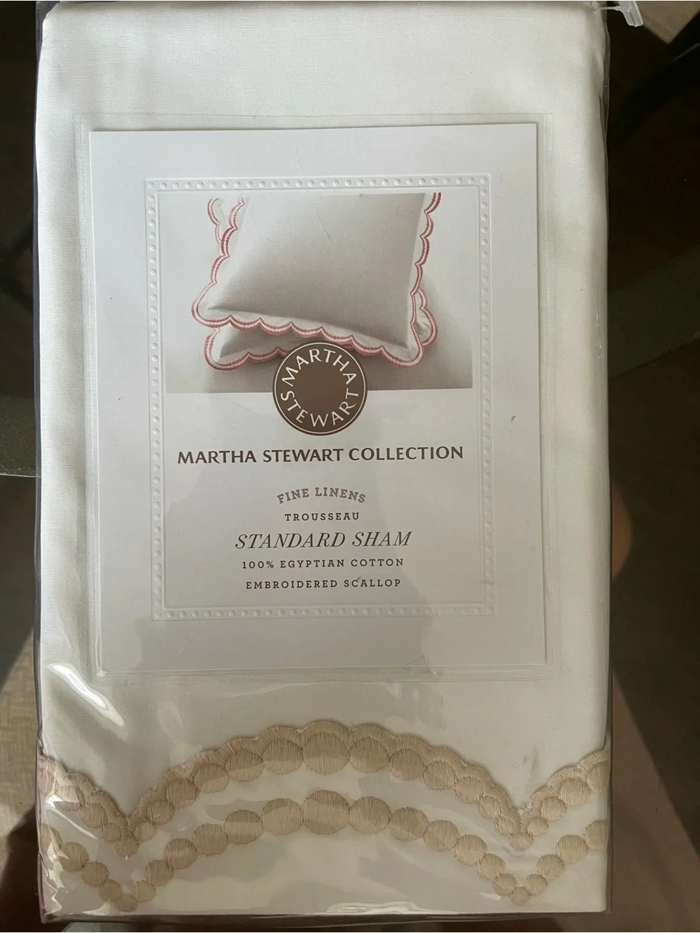 Martha Stewart TROUSSEAU 300 thread count100%Egyptian cotton embroidered Scallop